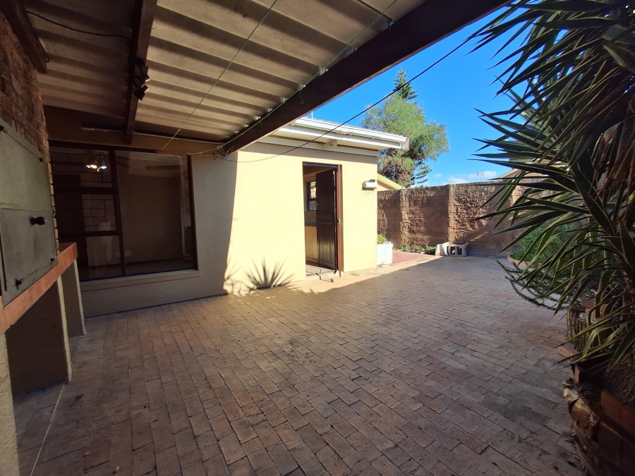 To Let 2 Bedroom Property for Rent in Jagtershof Western Cape